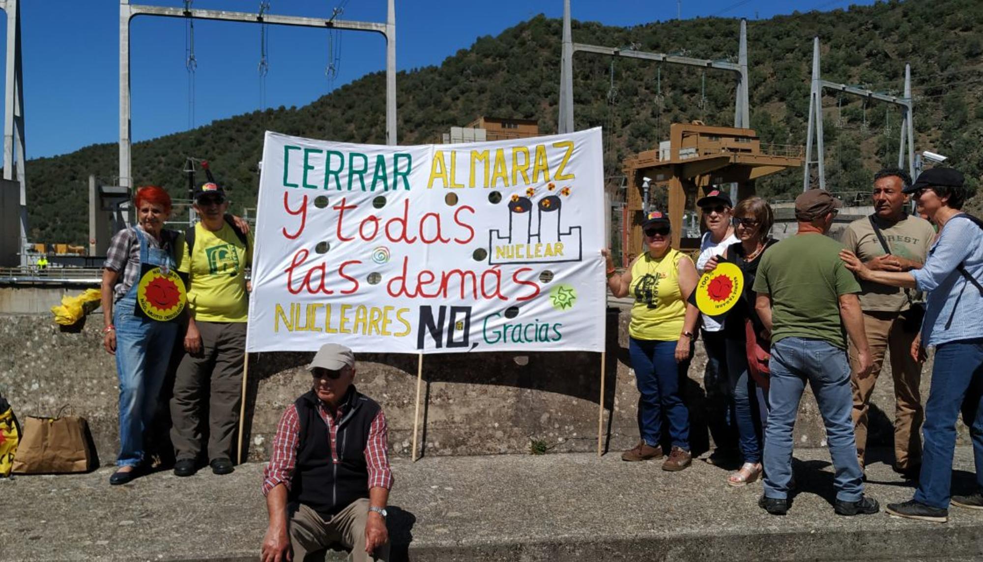 Activistas de Portugal y España se manifiestan en la frontera contra Almaraz el 11 de mayo de 2019 III